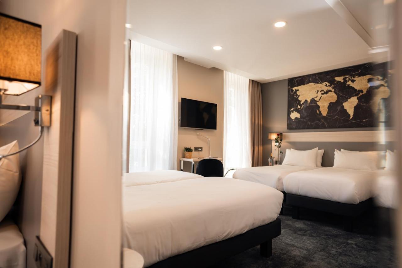 Univers Hotel 4*